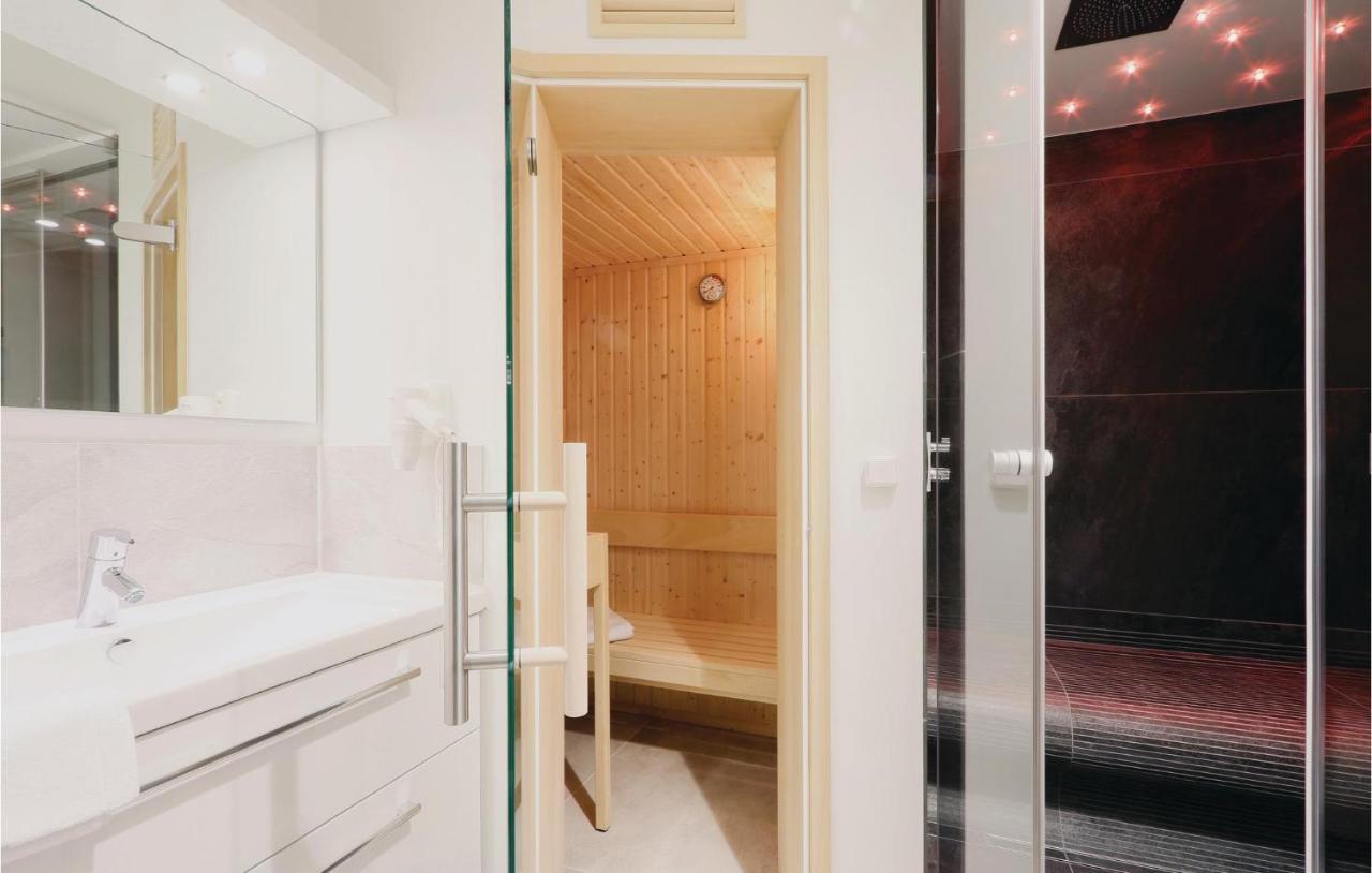 Cozy Apartment In Luebeck Travemuende With Sauna Exterior foto